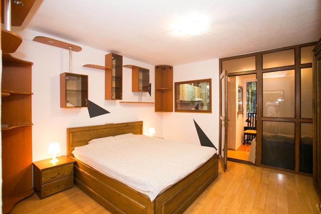 30 Apartment *